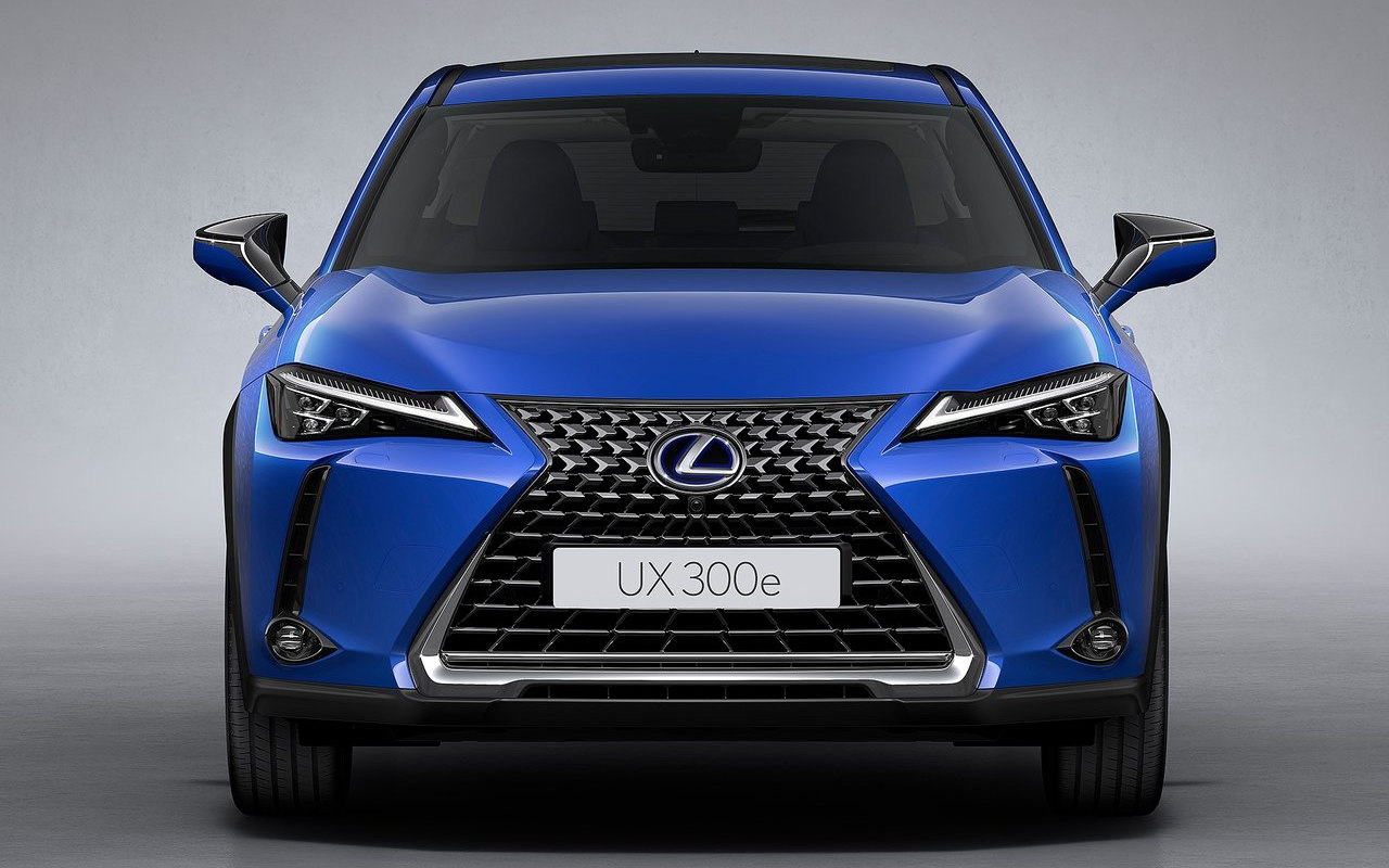 Comparison Lexus UX 300e EV 2020 vs Honda CRV Touring Hybrid